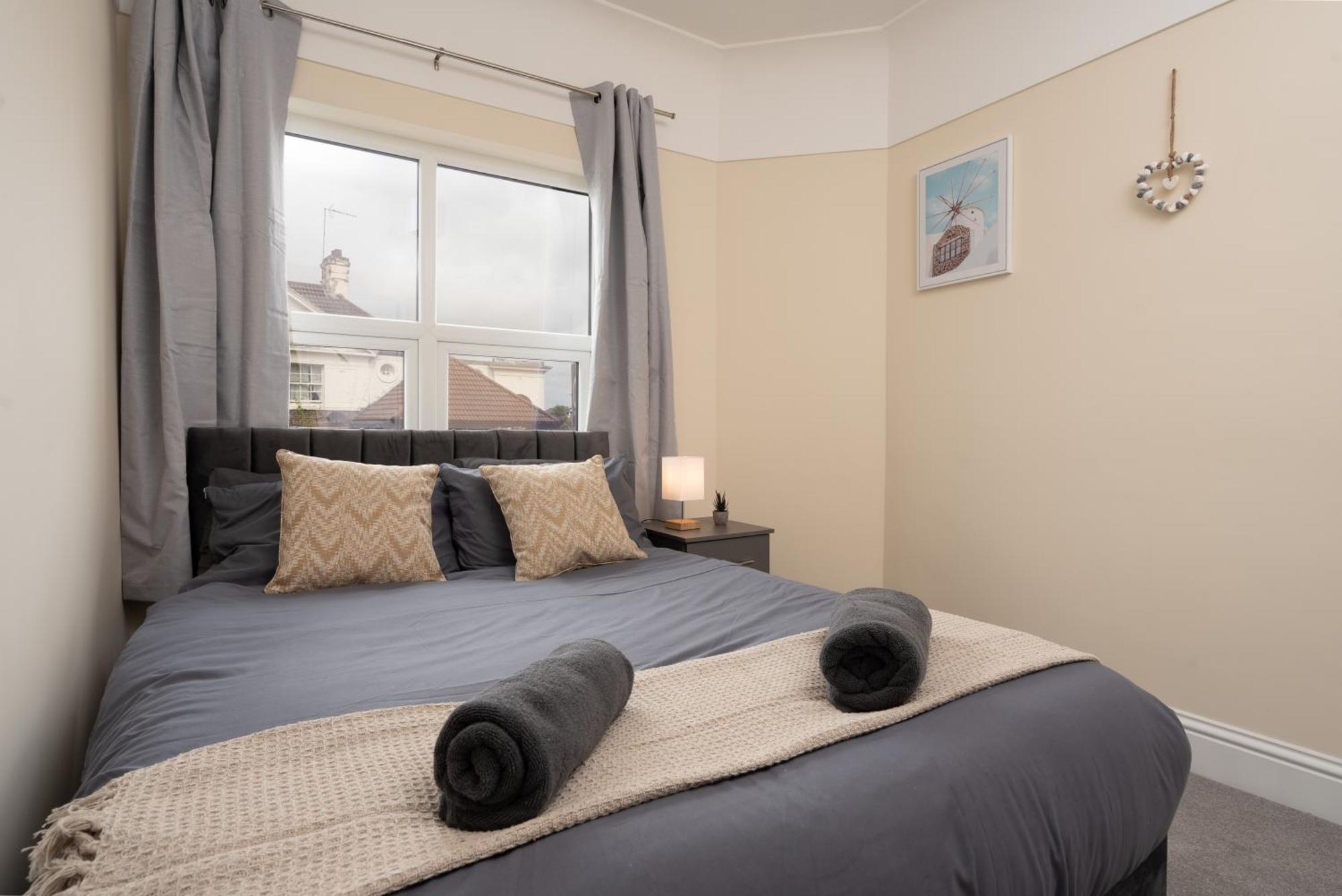 Large Cosy House - Free On Street Parking Holiday home Liverpool